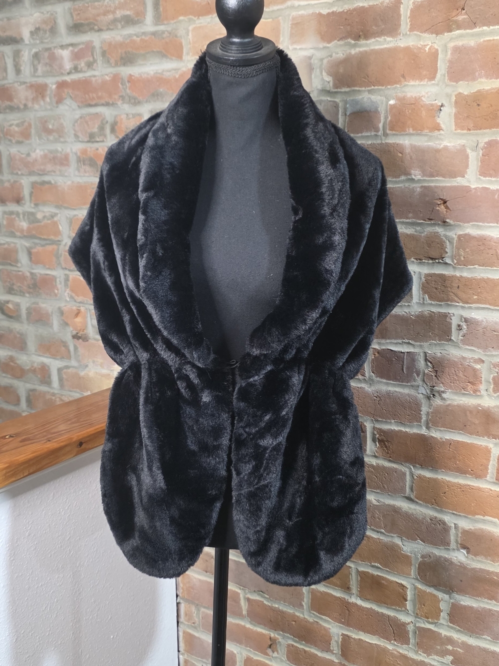 Boutique Black Faux Fur Shawl Wrap Elegant Bridal Formal Winter Cape Stole